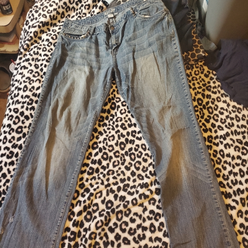 Alloy straight leg 37 inseam jeans